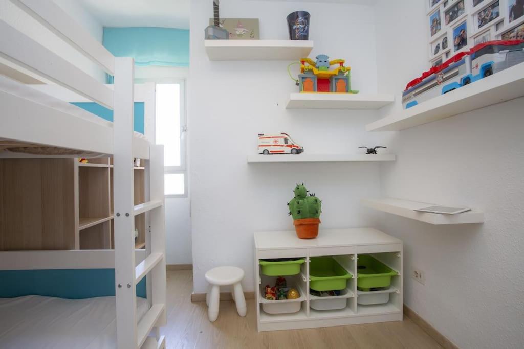 SingularStays El Puig Beach II photo 4