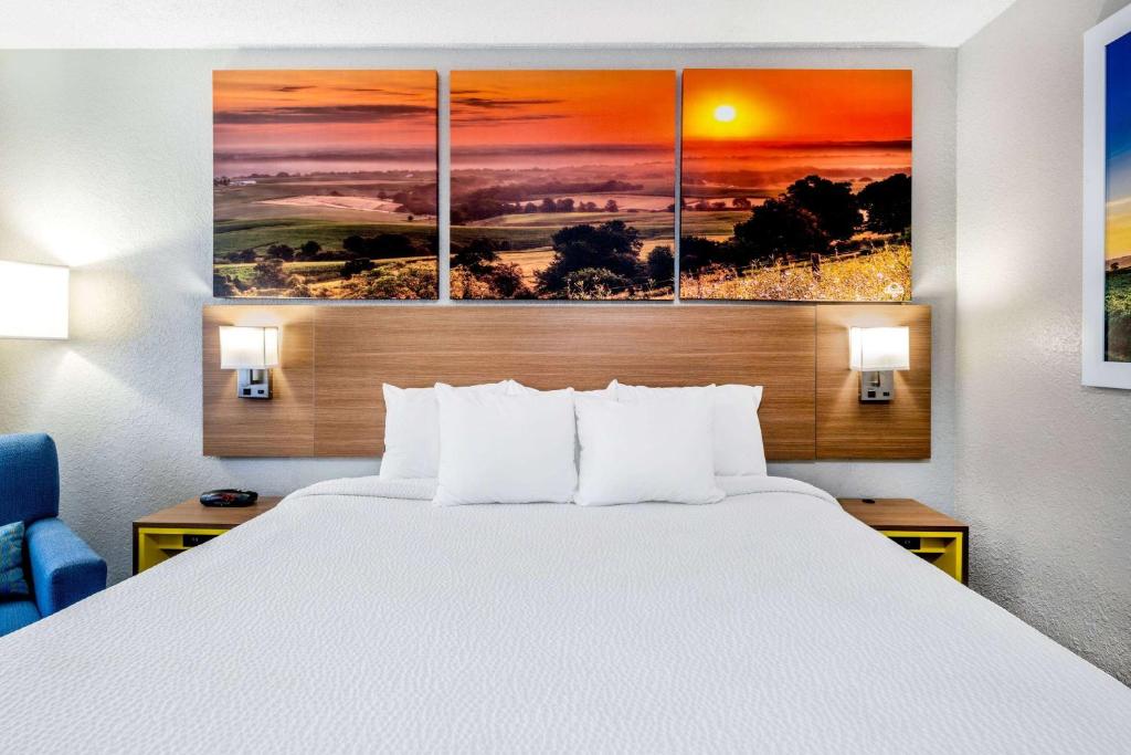 Days Inn by Wyndham Sioux Falls Airport image