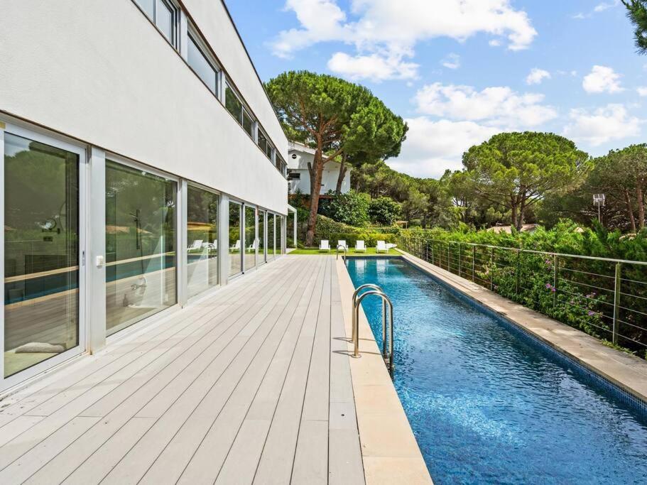Design villa sea views and lap pool photo 3
