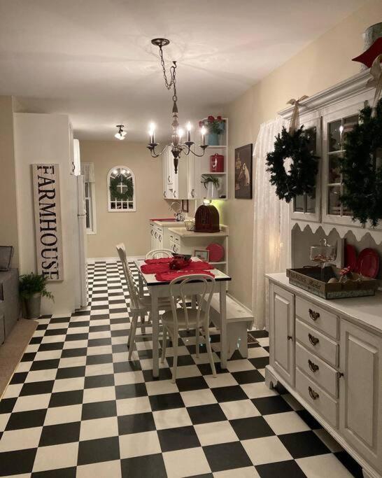 Antiquity Rose Retreat-2nd Floor Spacious and Private Apartment photo 3