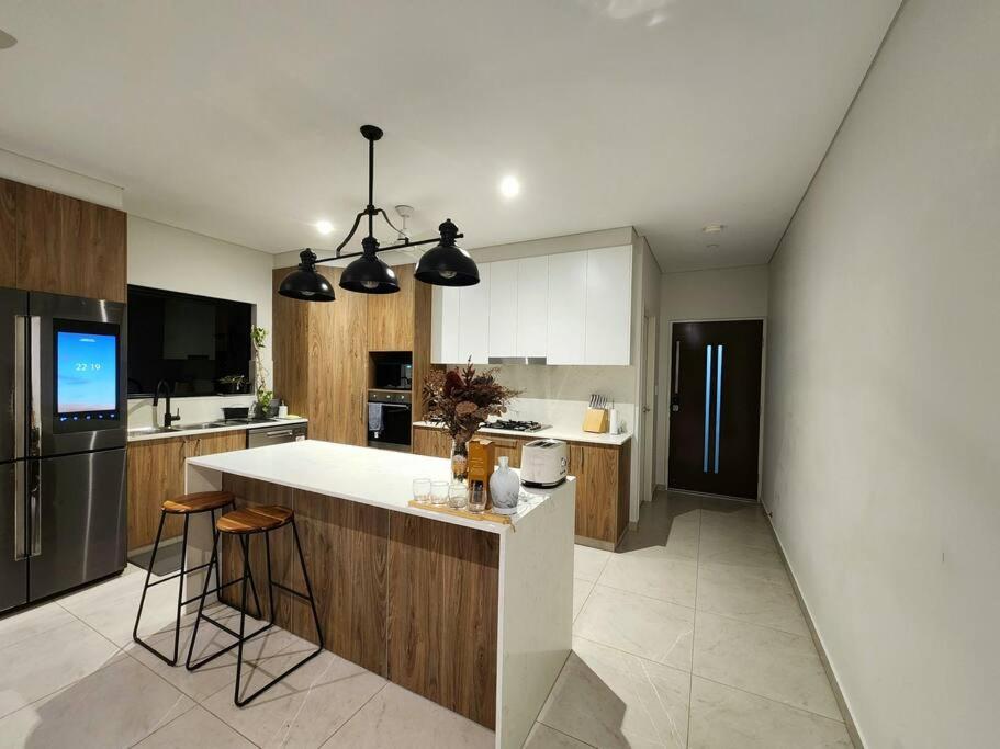 Minimalist Modern House - your home away from home photo 4
