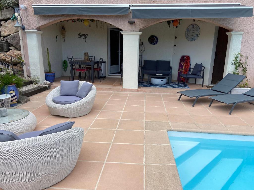 VILLA MARILIS photo 4
