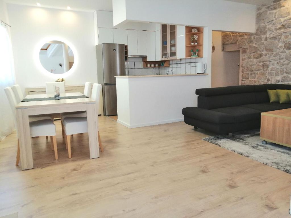 Apartment Julija photo 3