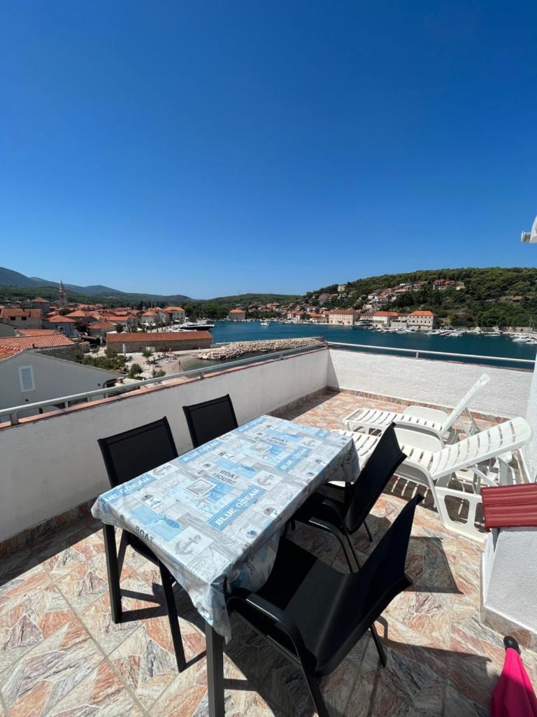 Apartments Peronja Jelsa Seafront photo 3
