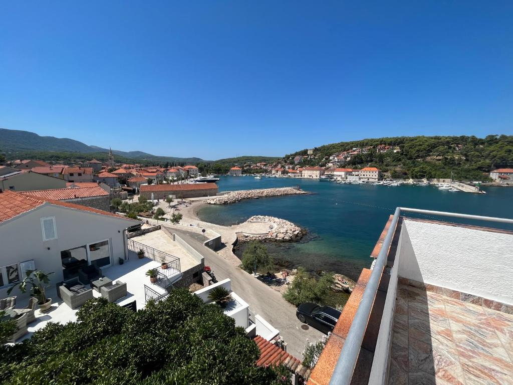 Apartments Peronja Jelsa Seafront photo 1