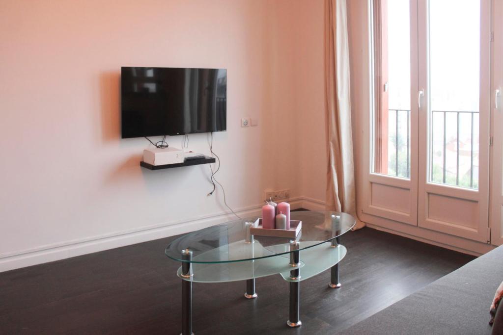 Bright apartment - Romainville photo 1