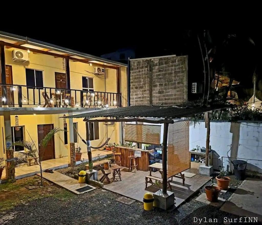 Dylan’s Surf Inn photo 1