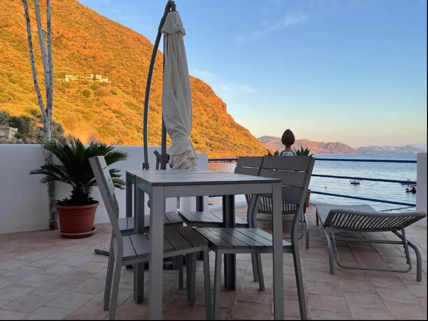 Casa Il Nido di Rinella, terrazza su una spiaggia di sabbia photo 4