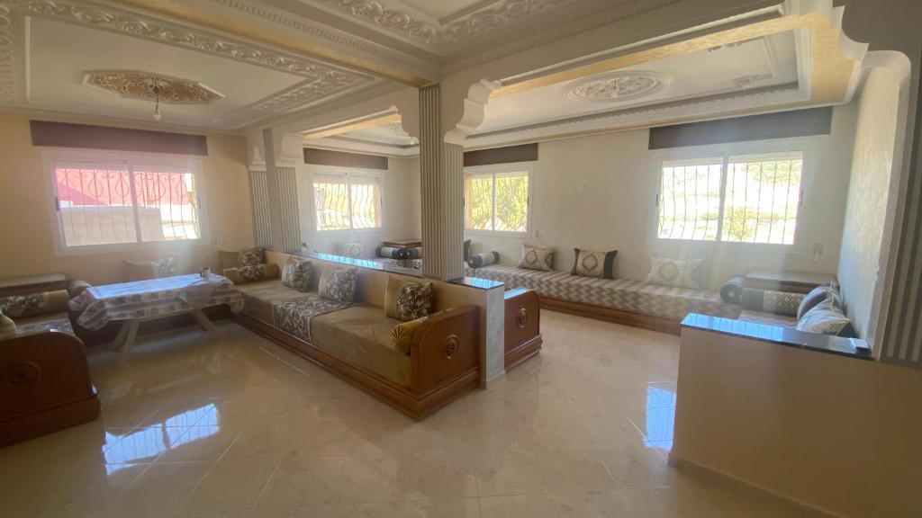 Big appartement in ksar sgher and close photo 3