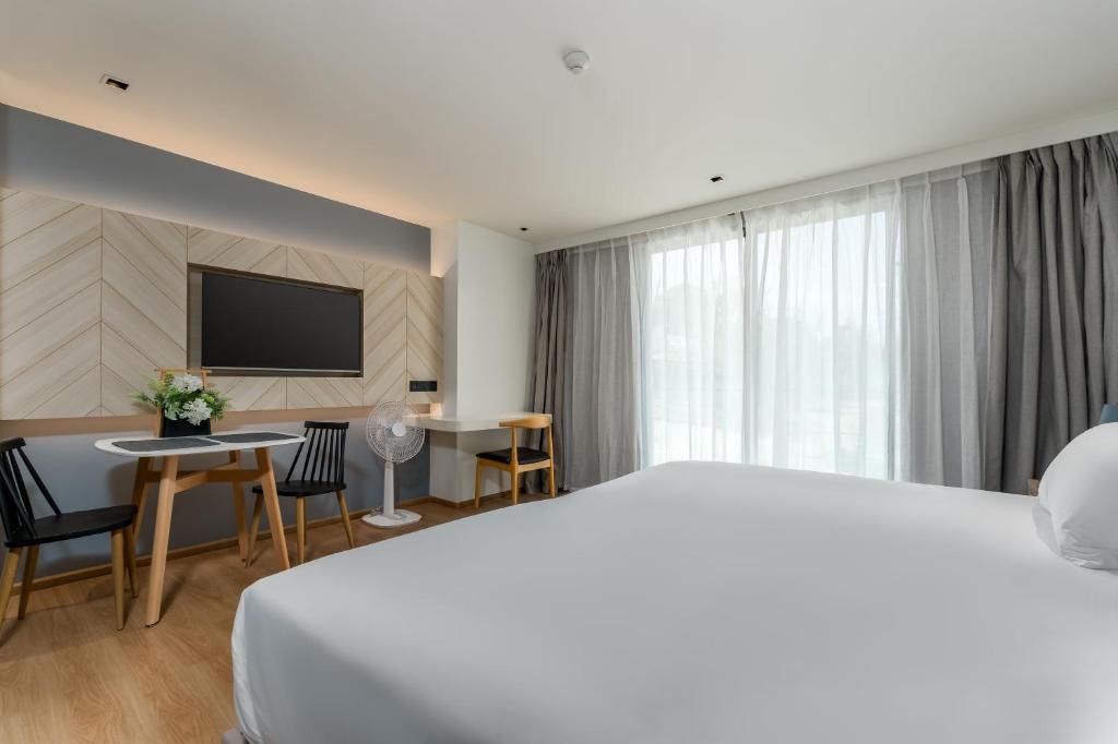 La Vita квартира у моря S2201 by IBG Property photo 2