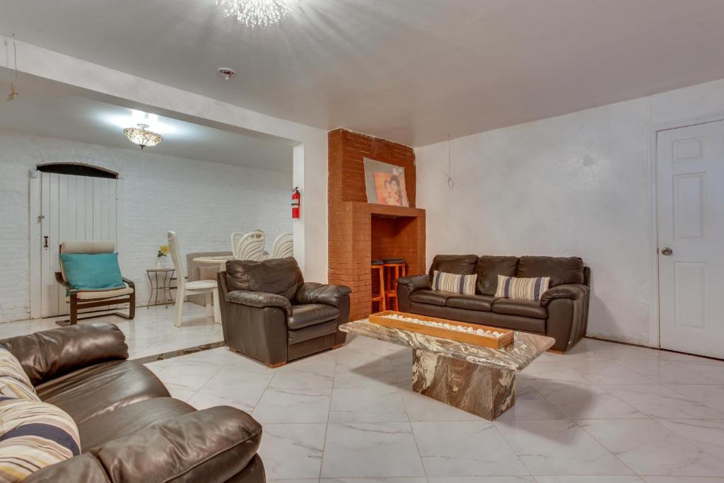 Studio with Deck Access Near New York City! photo 4