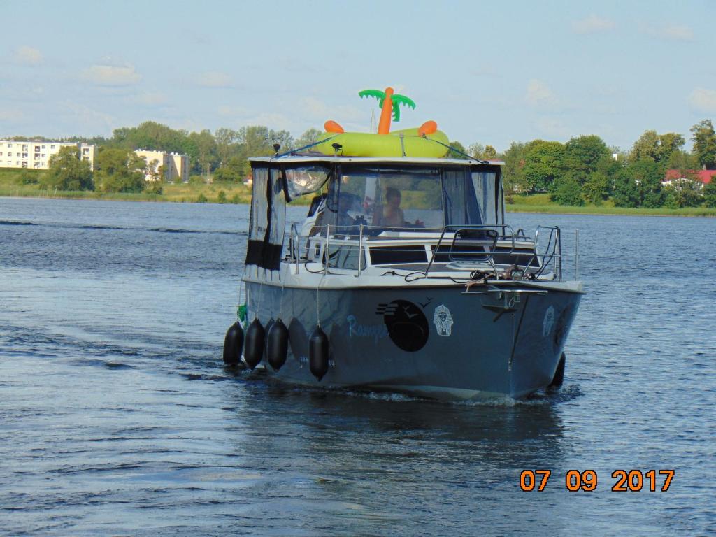 Jacht motorowy Calipso 750