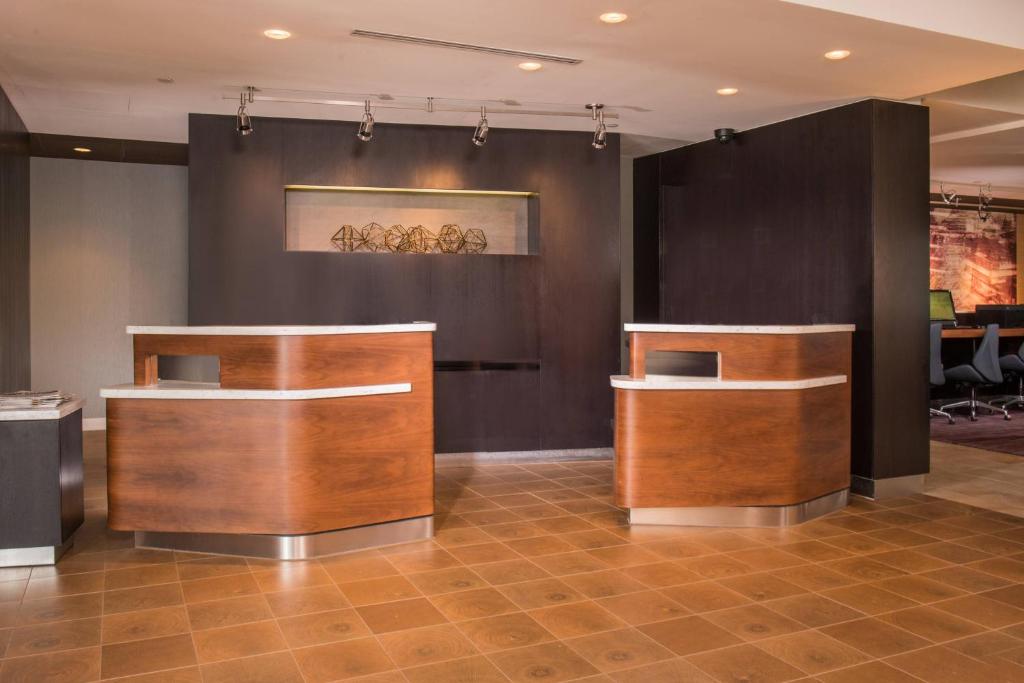 Courtyard by Marriott Fairfax Fair Oaks photo 2