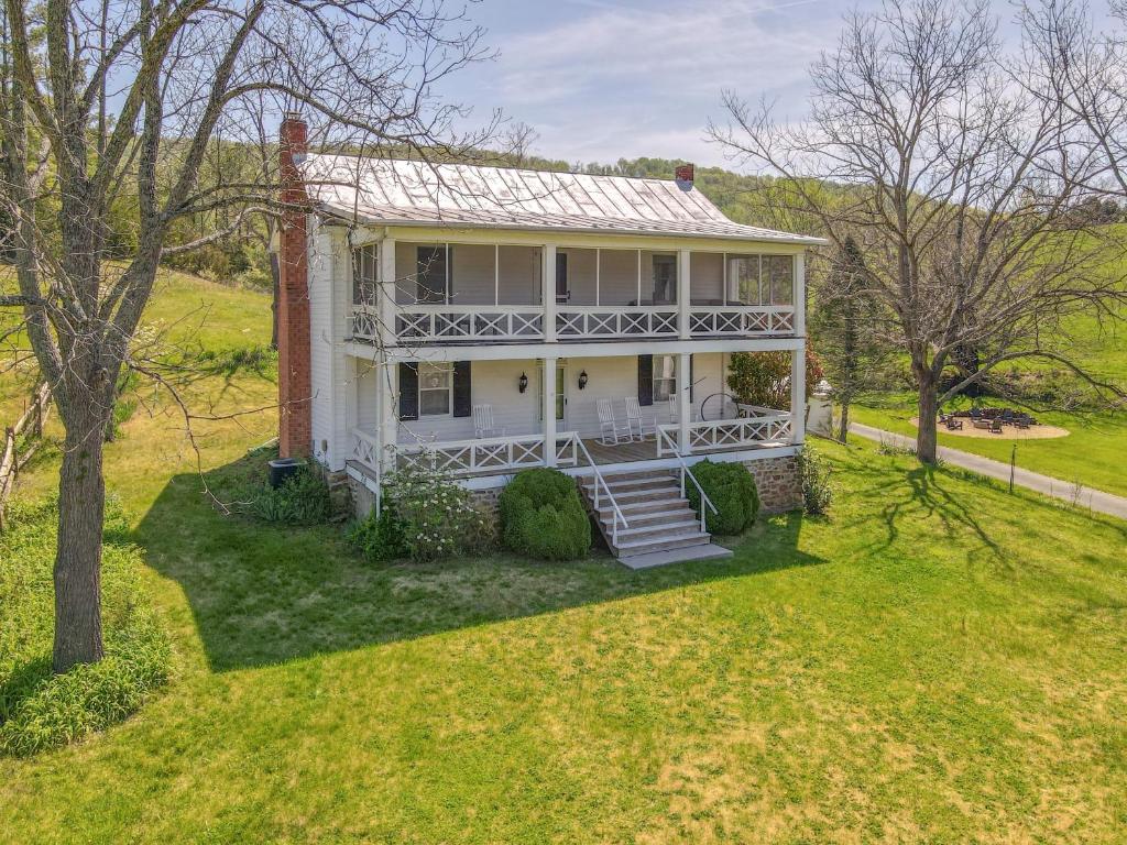 Historic Countryside Escape - Relax, Hike, & Fish! image