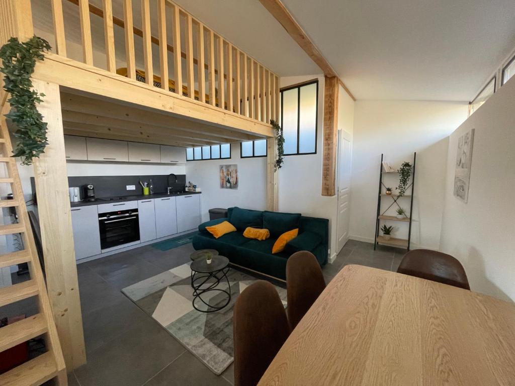 Loft avec jacuzzi et terrasse privés photo 3