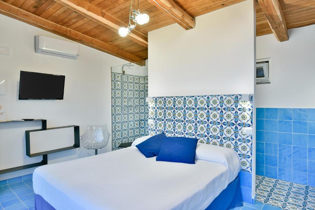 Albeca Boutique Hotel - Relais de charme sul mare - Tap to explore photos