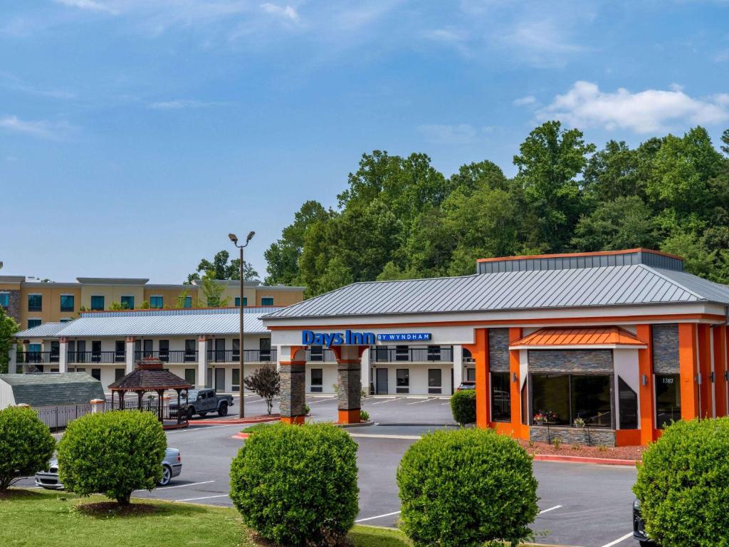 Days Inn by Wyndham Clemson photo 1