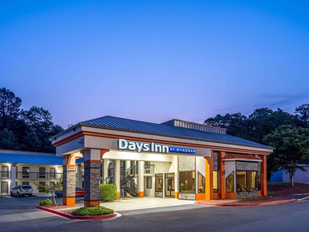 Days Inn by Wyndham Clemson photo 3