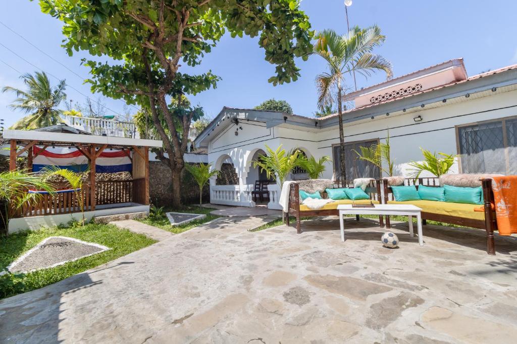 Villa by the beach Mombasa photo 1