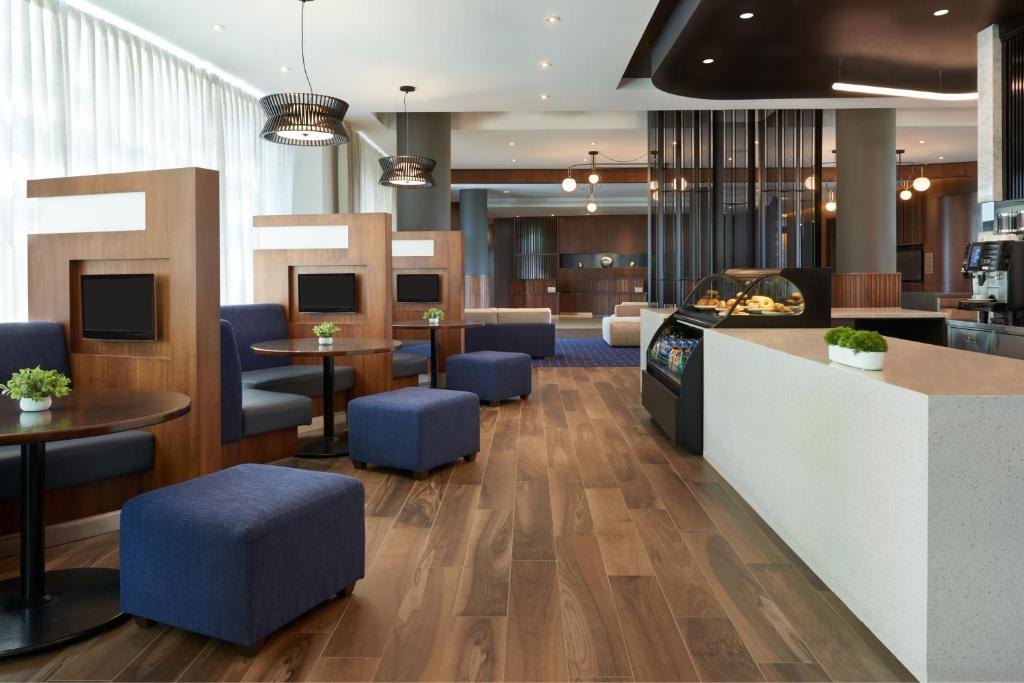 Courtyard by Marriott Calgary Airport photo 3