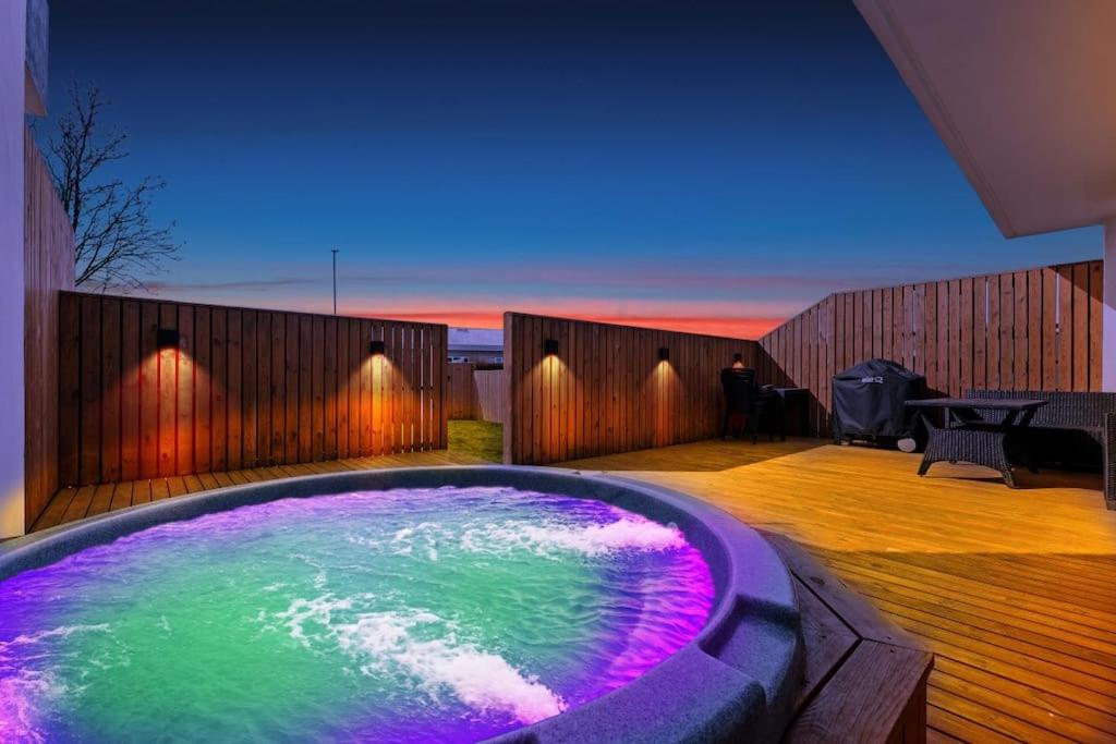 Venture Vacation-Family Friendly Retreat-HOT TUB