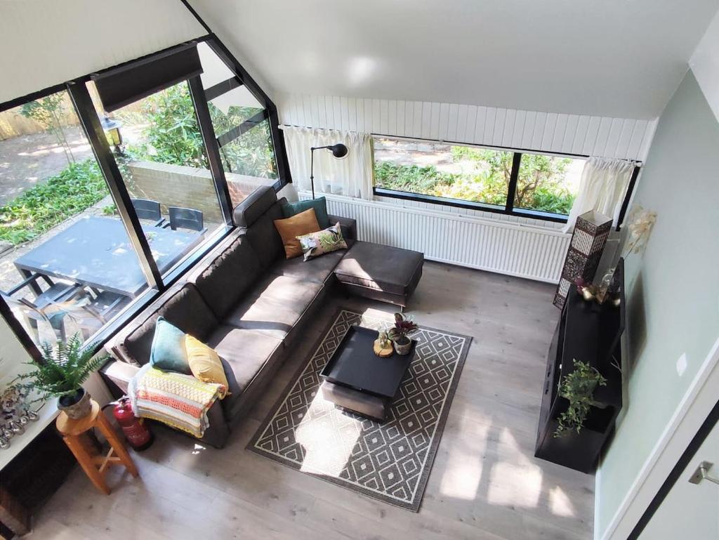 Stylish cottage in the woods near National Park with private hot tub Free WiFi and parking photo 4