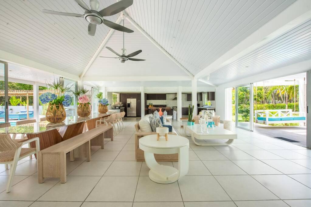 Villa Blu Beachfront Luxury Villa photo 1