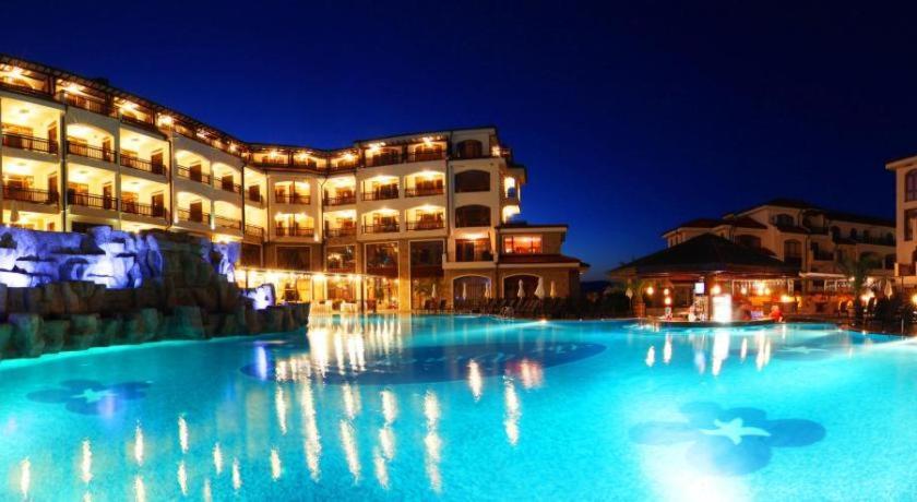 Large studio apartment , 4* spa resort, The Vineyards. photo 1