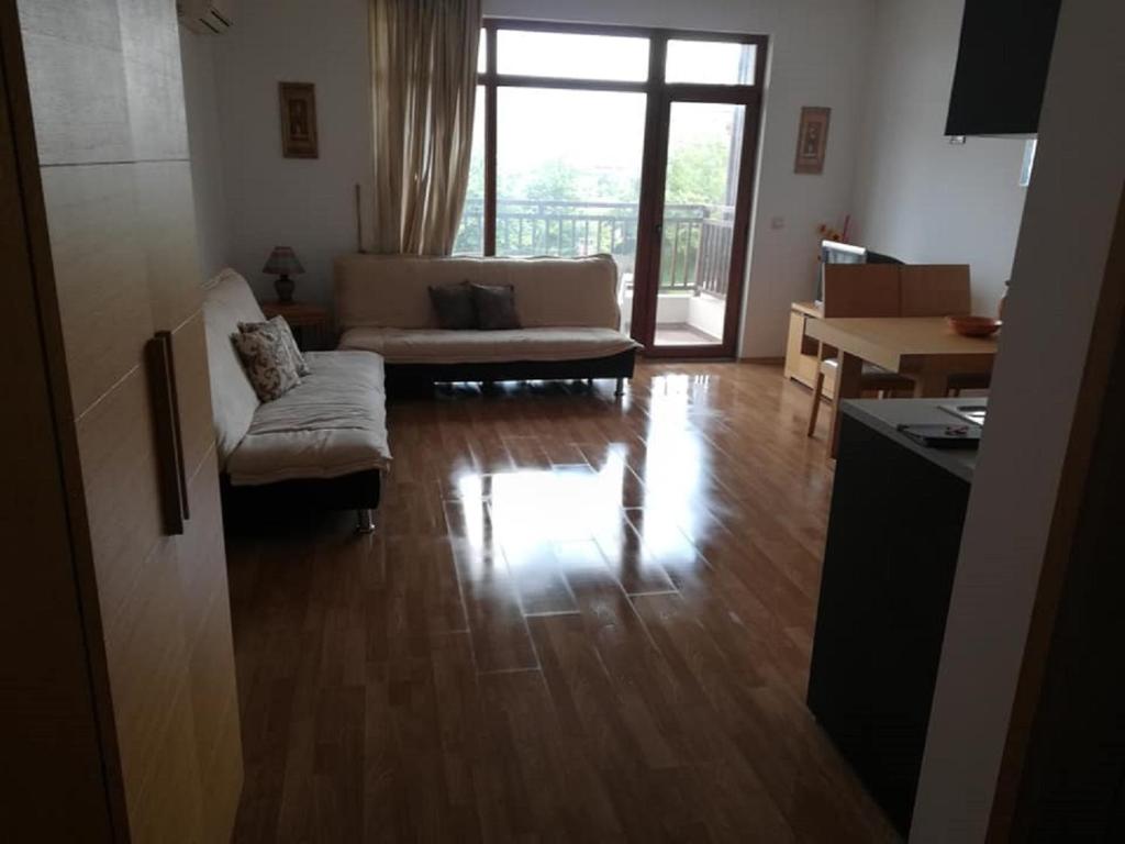 Large studio apartment , 4* spa resort, The Vineyards. photo 2