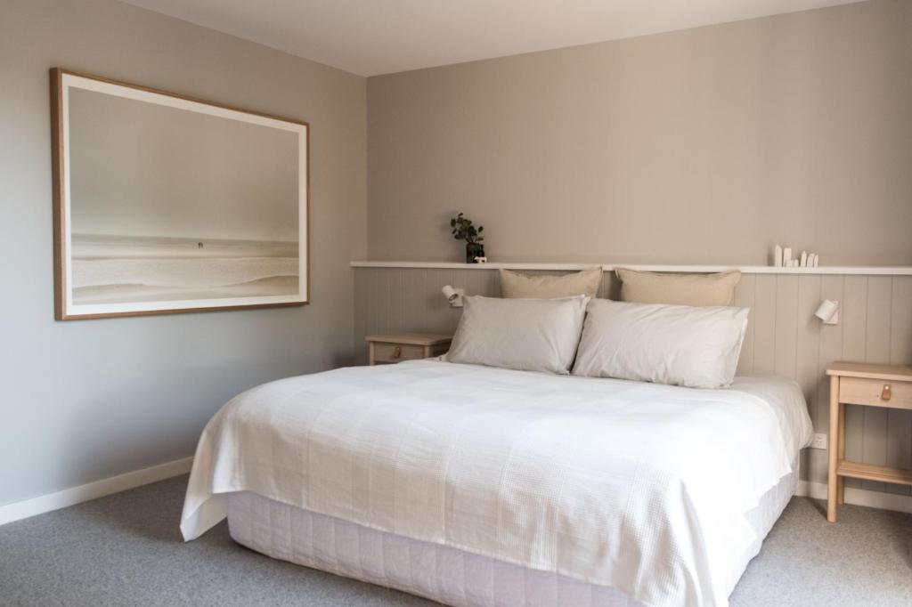 Matilda Rose - BYO LINEN AND TOWELS photo 3