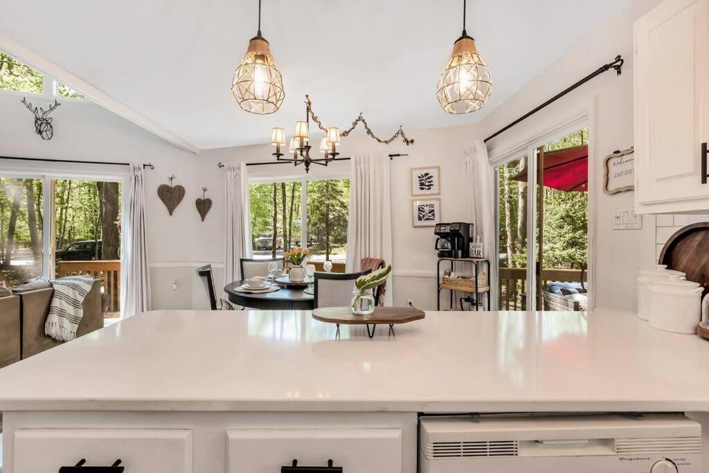 Cozy Rental Pet Friendly Hot Tub