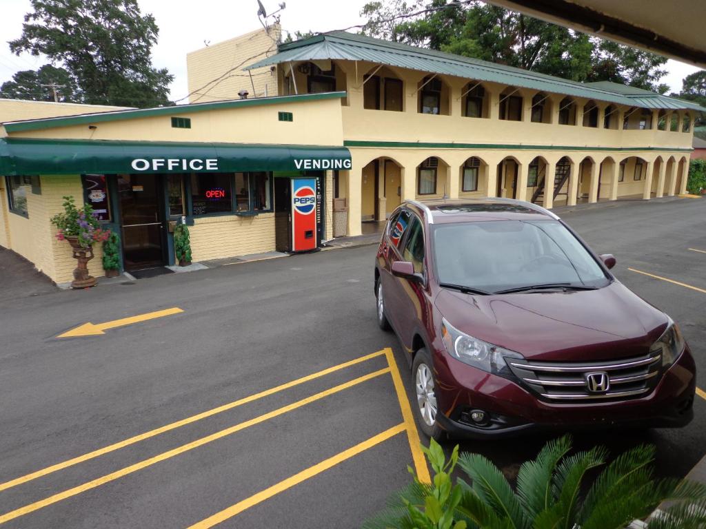 Economy Inn Express Warren image