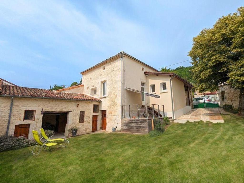 Gîte Touvre, 3 pièces, 4 personnes - FR-1-653-242