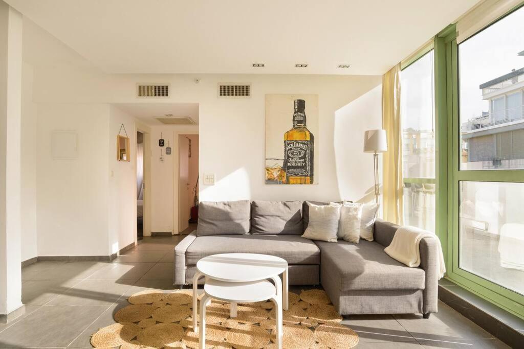 Mini Penthouse W/Terrace&Elevator in Sheinkin St photo 3