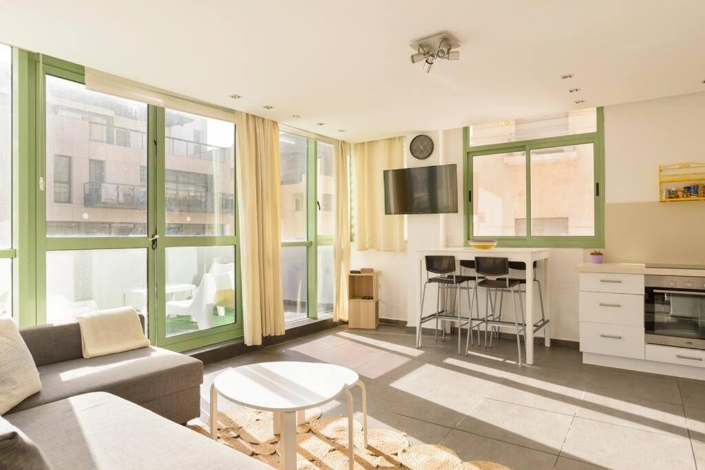 Mini Penthouse W/Terrace&Elevator in Sheinkin St photo 1