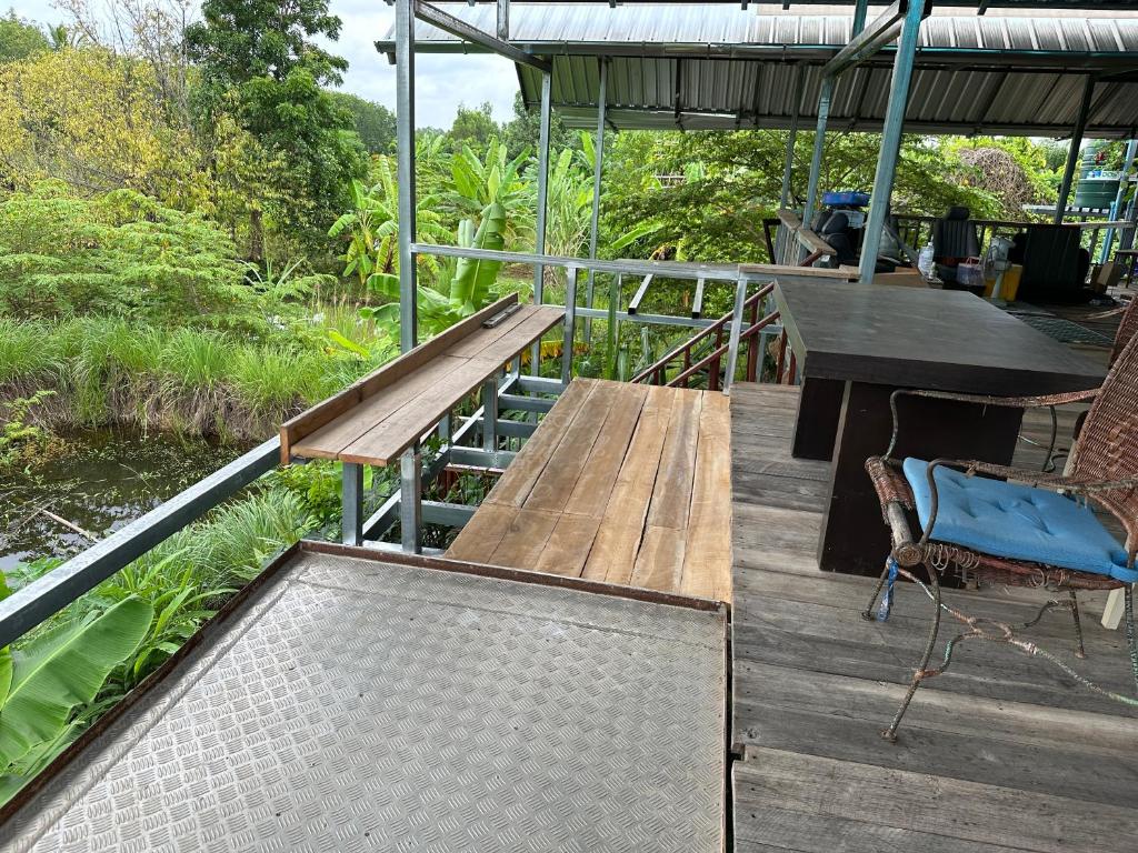 ผาน้ำย้อยอะไหล่เบนซ์ Homestay photo 1