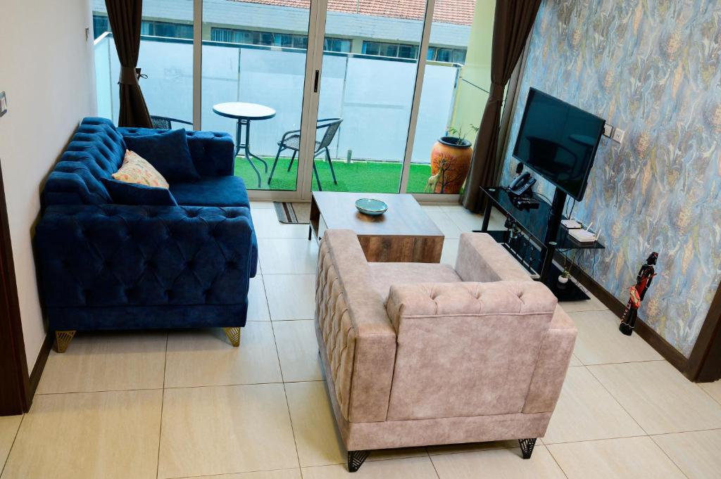 Exquisite 2BD at Skynest Residences with rooftop heated pool photo 4