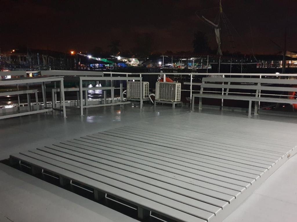 Chumphon - Koh Tao Night Ferry photo 4