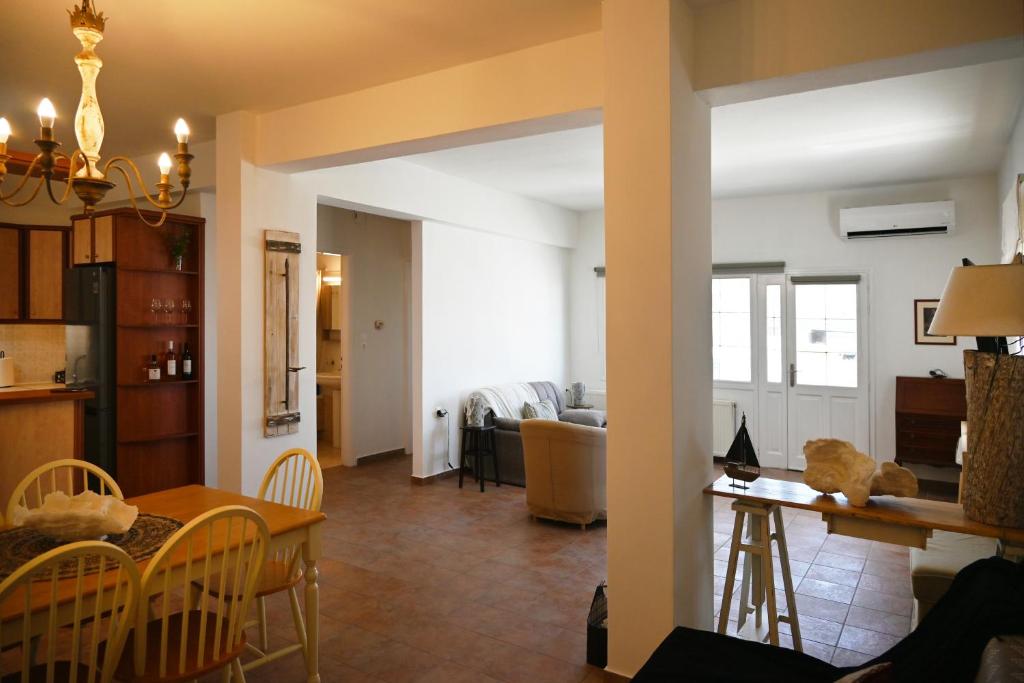 GTK Santorini Perivolos Beach House photo 3