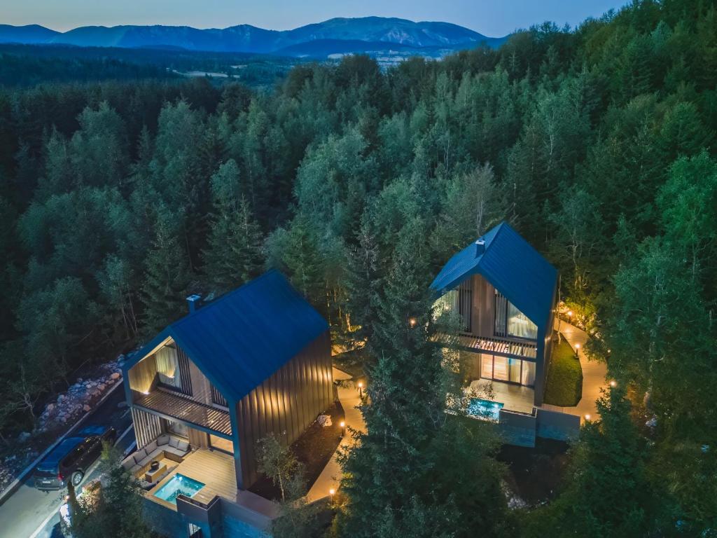 MONTE PINE CHALETS photo 1