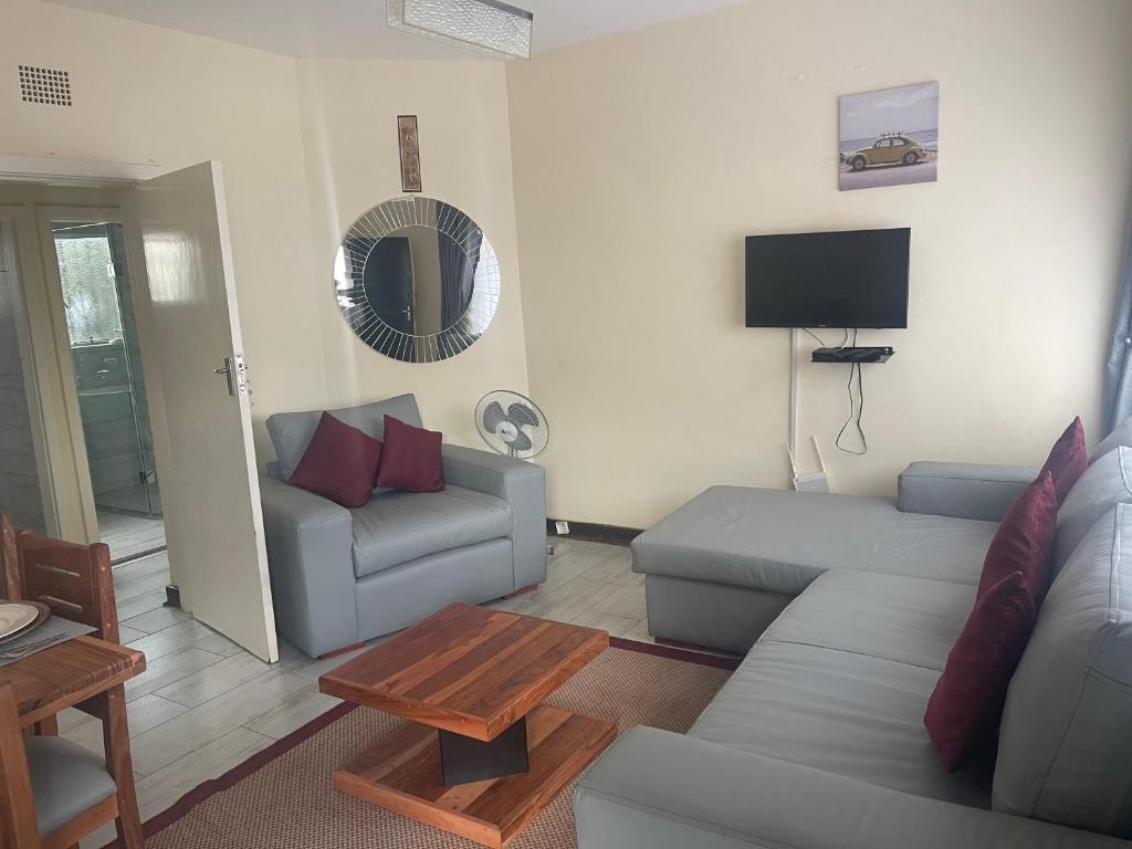 @Jackie’s Avondale 2 bed flat at Harrow court photo 2