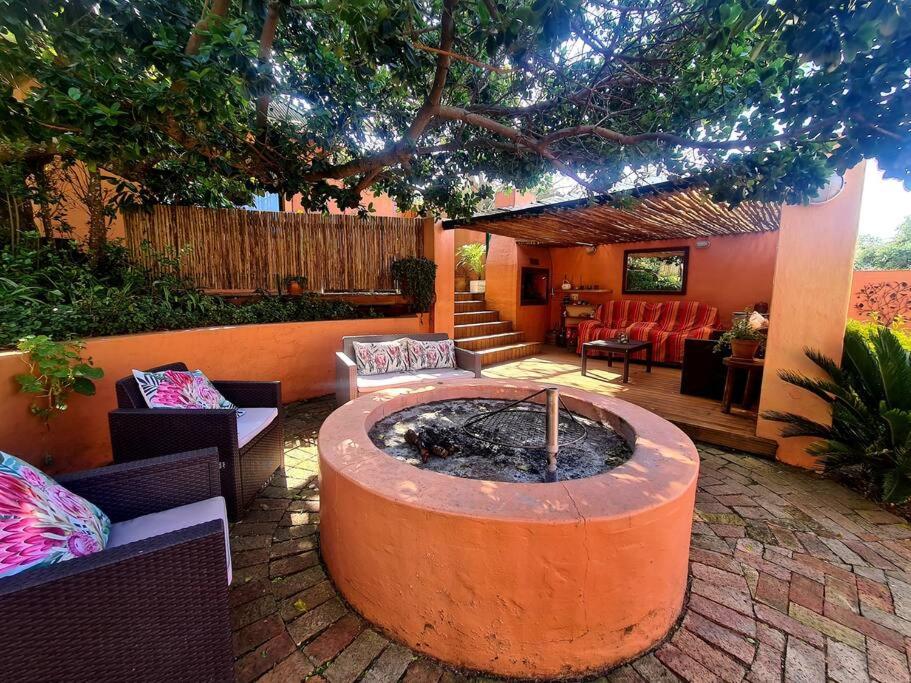 Milky Way: Home with large garden, firepit & stars photo 4