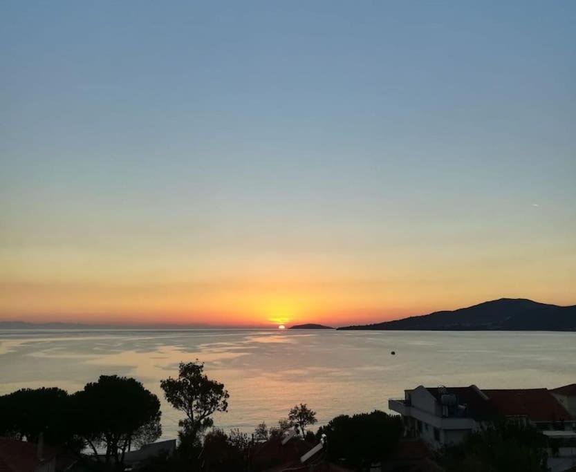 Stylish 3 room apartment with amazing sea views photo 1