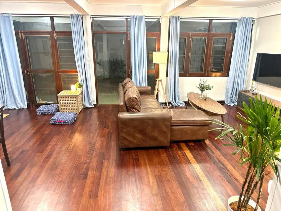 Sukhumvit villa/花園私密獨棟5房/輕軌步行3分鐘/預定3天送接機服務 photo 2
