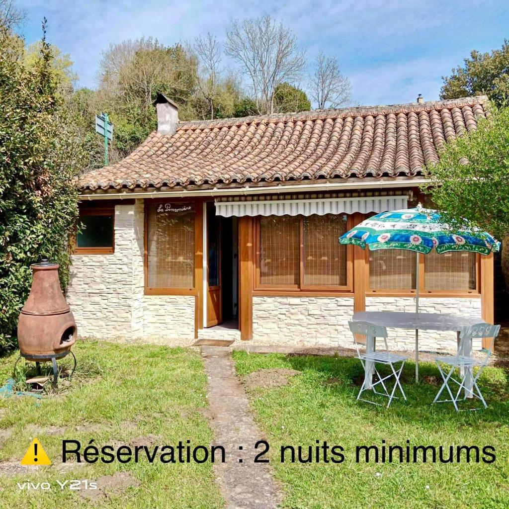 Petite maison au cœur du village