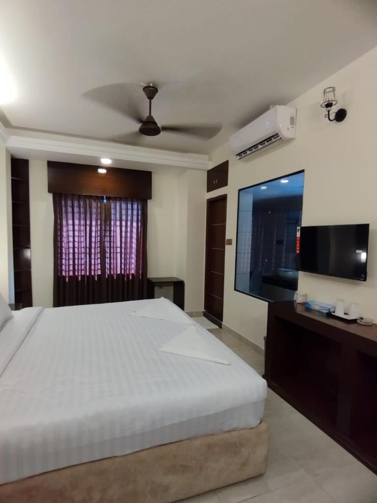 White Park Hotel & Suites photo 4