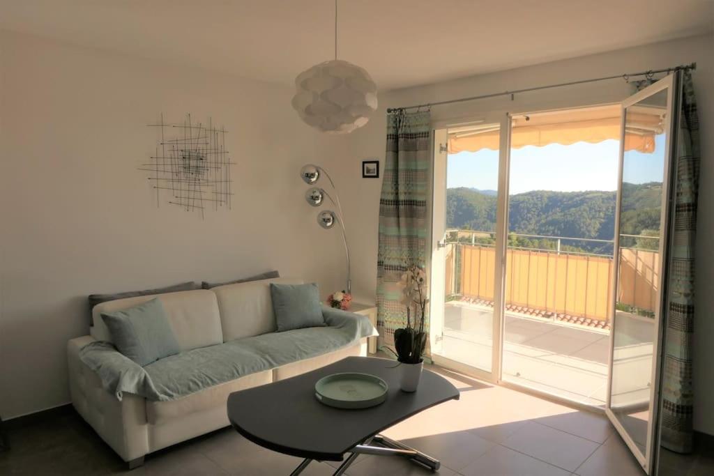 2 pièces meublées avec piscine