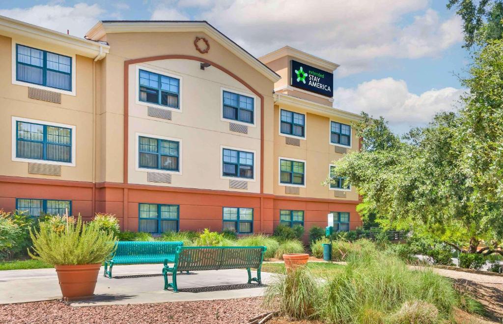 Extended Stay America Suites Los Angeles Valencia image