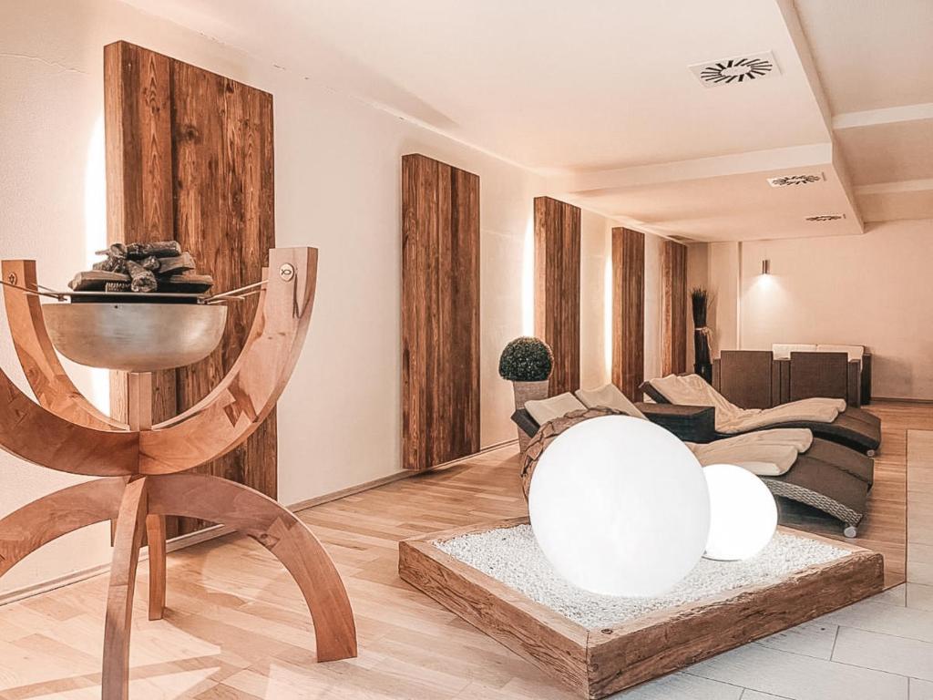 AlpenLuxus' LUNA with relaxation room, sauna & car park photo 2
