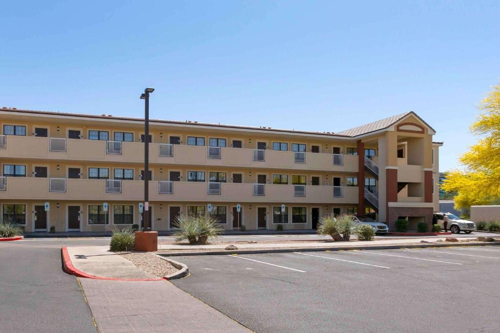 Extended Stay America Select Suites Phoenix Scottsdale North image